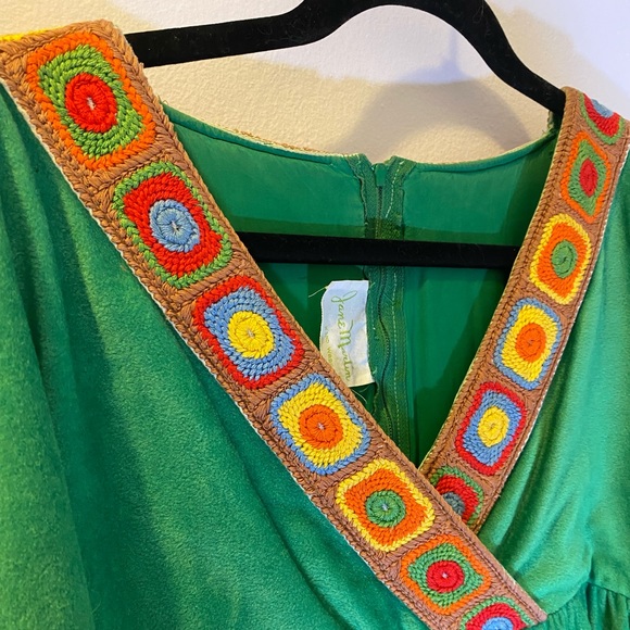 70s VTG Velvet Embroidered Dress - Picture 8 of 11